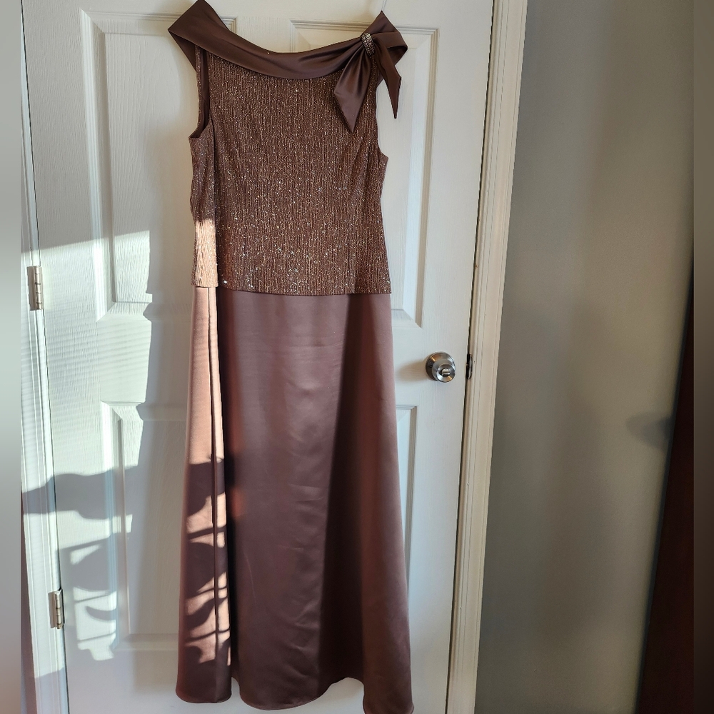 D'ALbert formal gown, Size 16